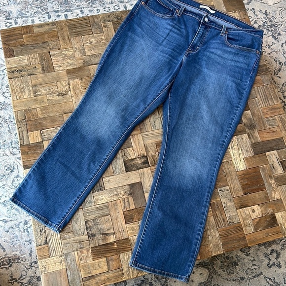 Levi’s 414 Women’s Relaxed Straight Leg Jeans - Picture 1 of 8